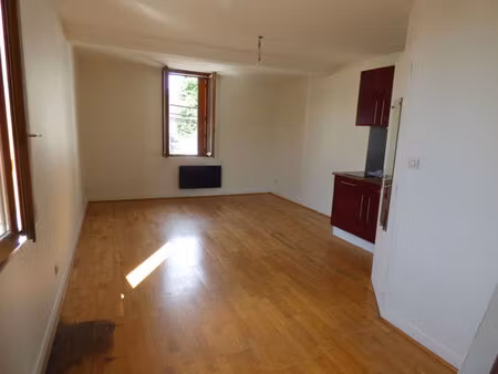 location appartement 1 pièce  30.00m²  orléans