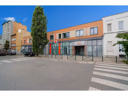 surface commerciale à vendre à avenue jean dubrucq 118-120 molenbeek-saint-jean (rbw09939)