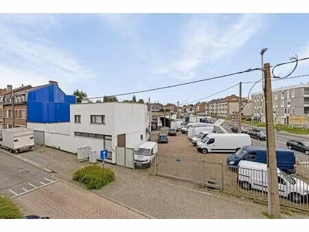 surface commerciale à vendre à bergensesteenweg 111 oudenaken (rbw09958)