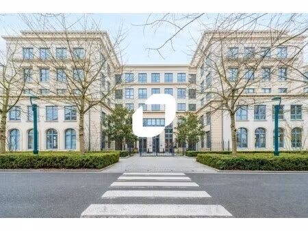 location bureaux 42 m² à 4 561 m²