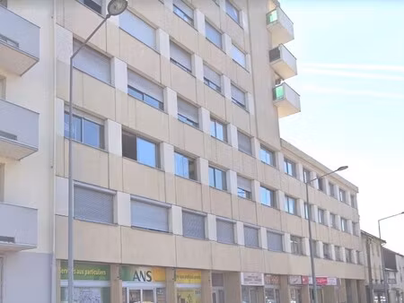a louer appartement 1 pièce - place du 30 octobre