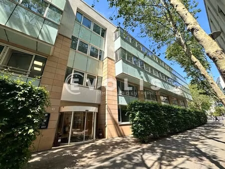 location bureaux 286 m² à 3 270 m²