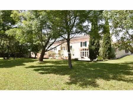 propriete de campagne du xixe siecle - parc  puits  four a pain  salle polyvalente