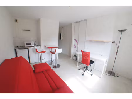 studio meuble avec parking