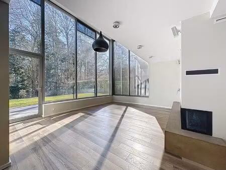 villa à louer avec terrasse et jardin   uccle (vbe30114)
