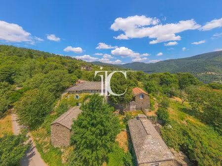 hameau d'exception sur 1.5ha de terrain