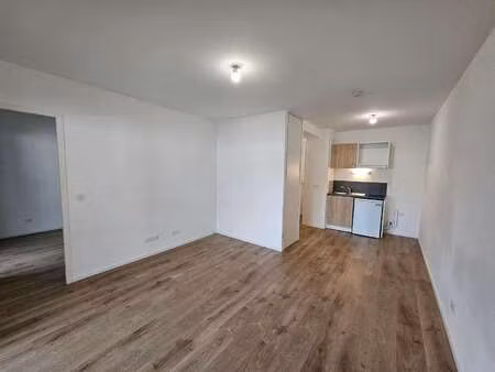 location appartement 2 pièces à angers (49000) : à louer 2 pièces / 41m² angers