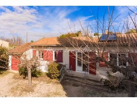 a vendre  lagnes  quartier résidentiel  maison de plain-pied de 47 m² avec garage sur terr