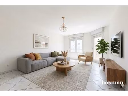 appartement 2 pièces de 51 m2 avec balcon  garage et cave - quartier garibaldi - rue jules