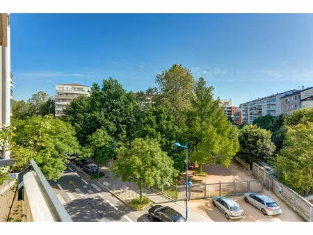 villeurbanne charpennes t3 lumineux avec balcon et vue dégagée