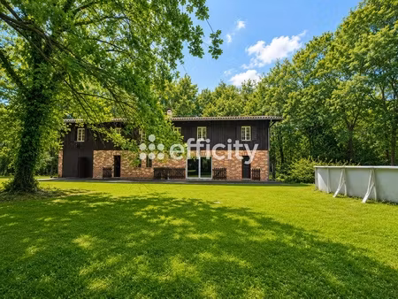 maison 7 pièces - 220 m²