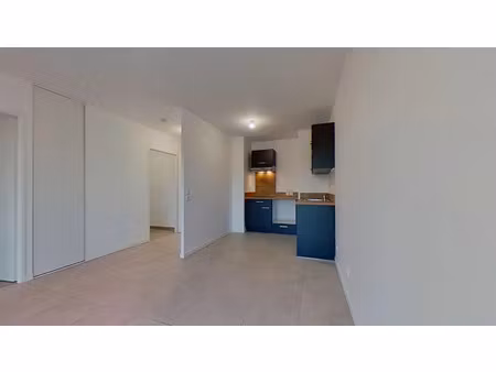 location appartement 2 pièces 44 m² à lyon 8 (69008)