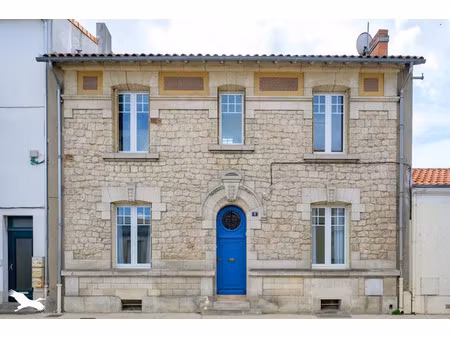 vente maison 6 pièces 122 m² à la rochelle (17000)  549 675 €
