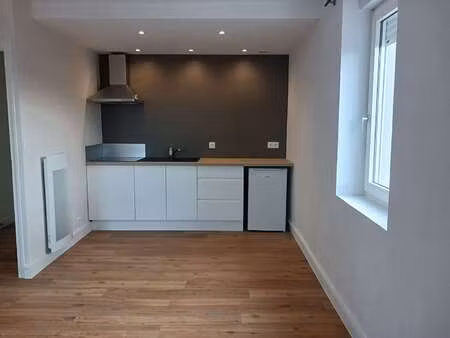 location appartement t1 à cholet (49300) : à louer t1 / 34m² cholet