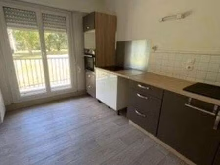 location appartement 4 pièces à segre (49500) : à louer 4 pièces / 74m² segre