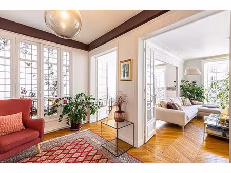 appartement de luxe à louer dans le quartier clichy-trinité