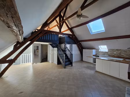 appartement en duplex - centre ville crépy en valois