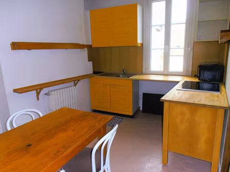 appartement toutes charges comprises (chauffage  eau   électricité)