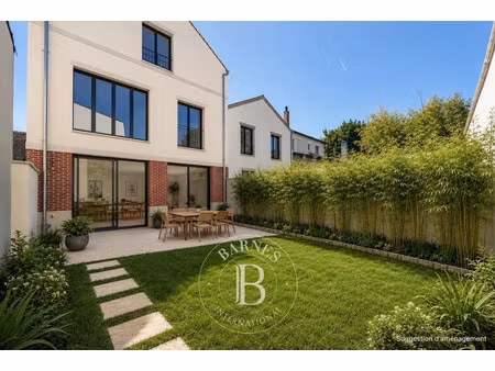 maison de luxe à vendre dans le quartier moutier