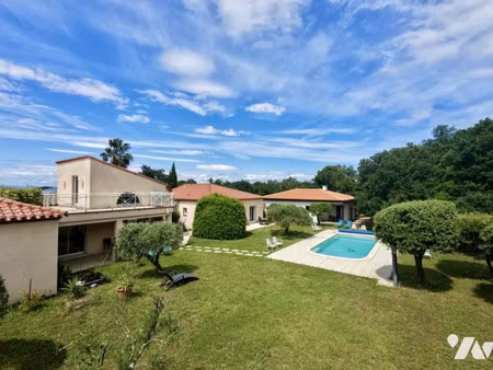 maison de luxe à vendre à laroque-des-albères