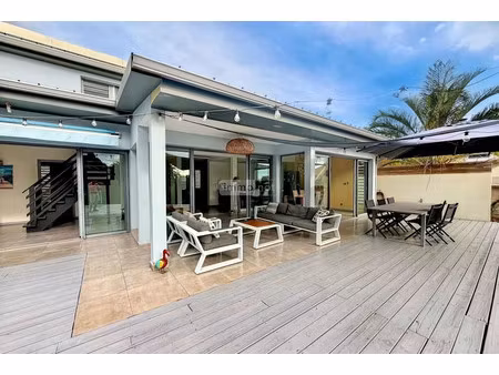 maison de luxe à vendre à la possession