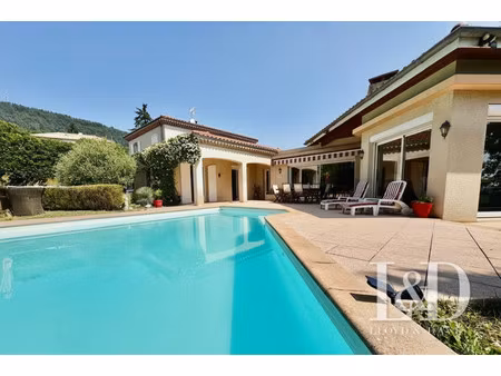 maison de luxe à vendre à annonay