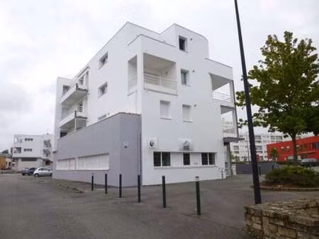 location appartement 3 pièces à lanester (56600) : à louer 3 pièces / 78m² lanester