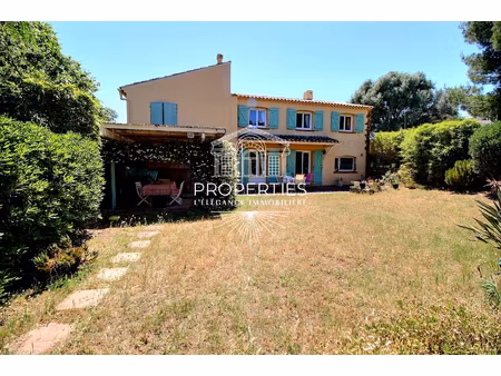 bormes -les -mimosas - maison de - 4 pieces - 2 chambres - parking