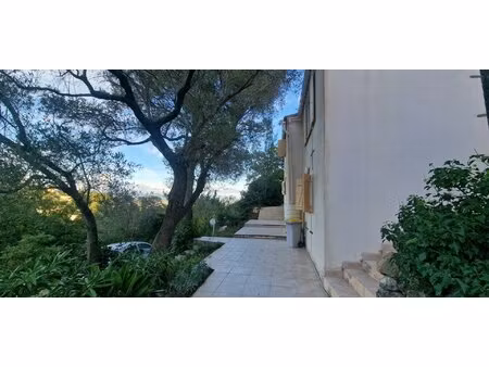 propriété de charme avec terrain de 4 045 m² et vue panoramique