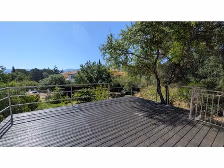 à vendre villa t5 103m² avec terrasses sur 1037m² à gonfaron