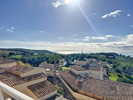 appartement t2  dernier étage  vue mer et grande terrasse