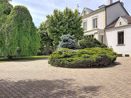 maison de luxe à vendre dans le quartier est