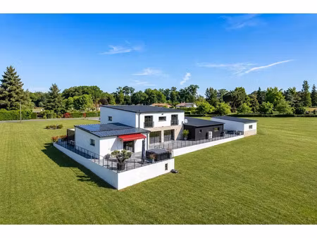 vente villa 8 pièces 370 m² à saint-estephe (24360)  780 000 €