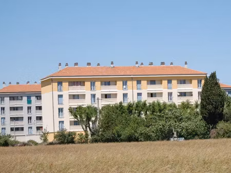 location appartement 3 pièces 58 m² à avignon (84140)