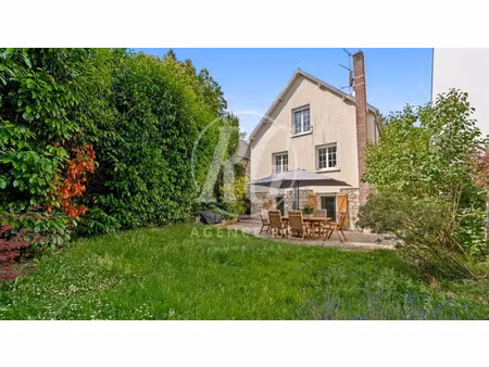 maison de luxe à vendre dans le quartier la châtaigneraie-la feuillaume sud