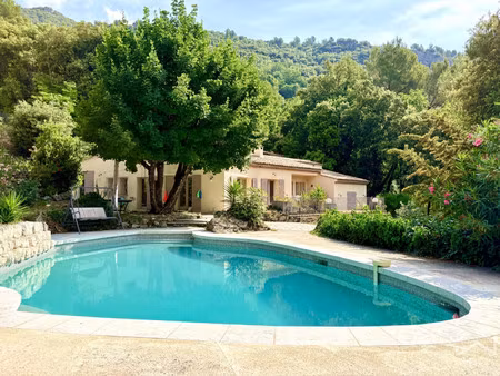 maison de luxe à vendre à tourrettes-sur-loup