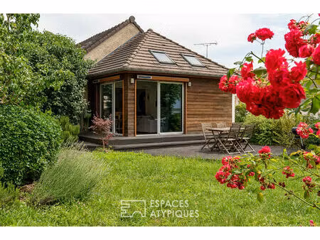 maison de ville atypique avec jardin clos en pierre