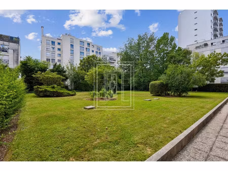 appartement de luxe à vendre dans le quartier reine-mairie