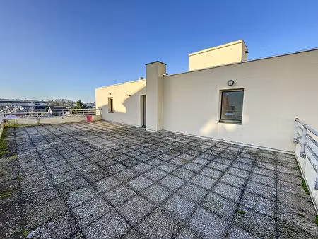 a vendre appartement de 3 pièces de 69 m2 à plaisir - quartier de la gare