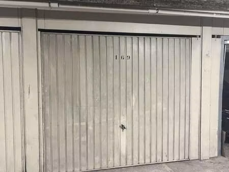 vente garage et parking à aix-en-provence (13080) : à vendre / 13m² aix-en-provence