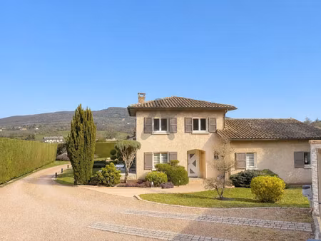 maison de luxe à vendre à lissieu