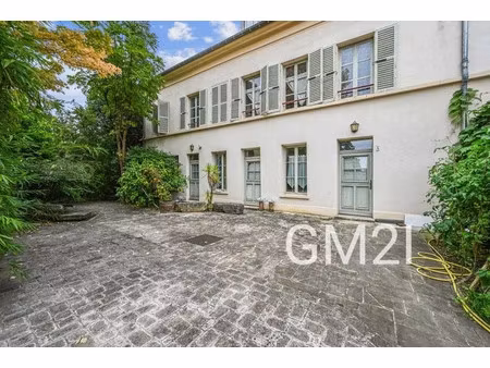 maison de luxe à vendre dans le quartier aristide briand
