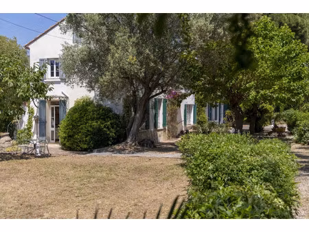 maison de luxe à vendre dans le quartier le plan-beautegas-les lones