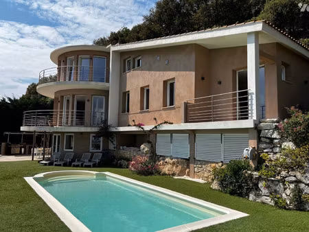 maison de luxe à vendre à grasse