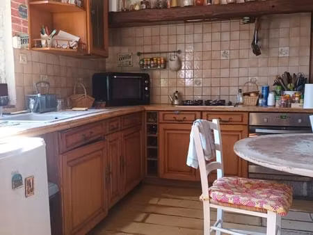 oisemont : maison 90m²  2 chb  jardin et cour.