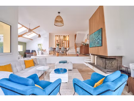 maison de luxe à vendre dans le quartier tête de girafe