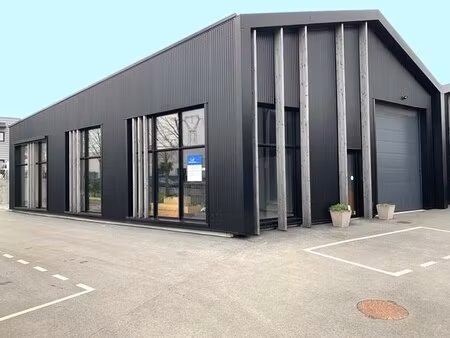 location local d’activités saint-avé 56890 220m²