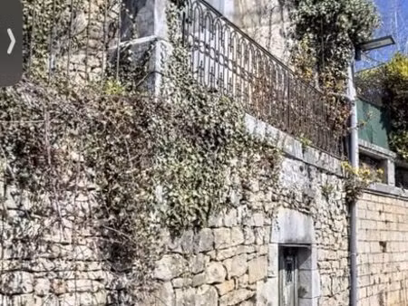maison en pierre à rénover - centre-ville de gramat -terrain