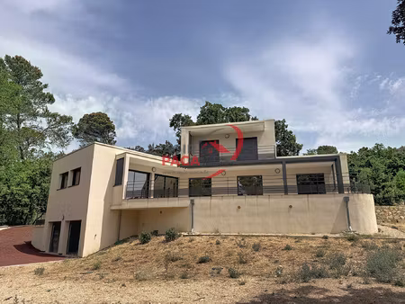 montauroux- villa neuve 5 pièces de 152m2- prestations haut