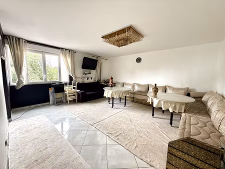 appartement 4 pièces avec balcon  box proche rer b  futur mé